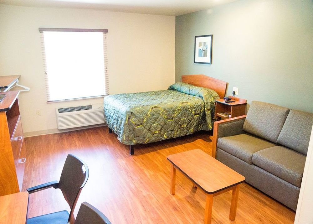 Woodspring Suites Lake Charles Room photo