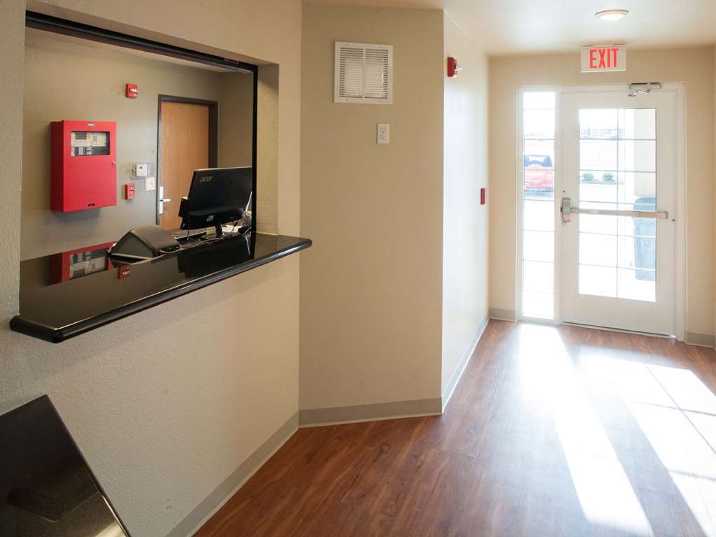 Woodspring Suites Lake Charles Interior photo