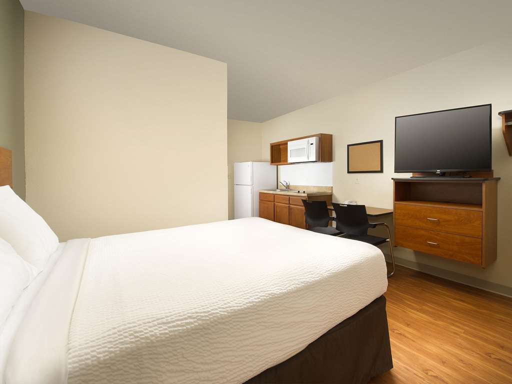 Woodspring Suites Lake Charles Room photo